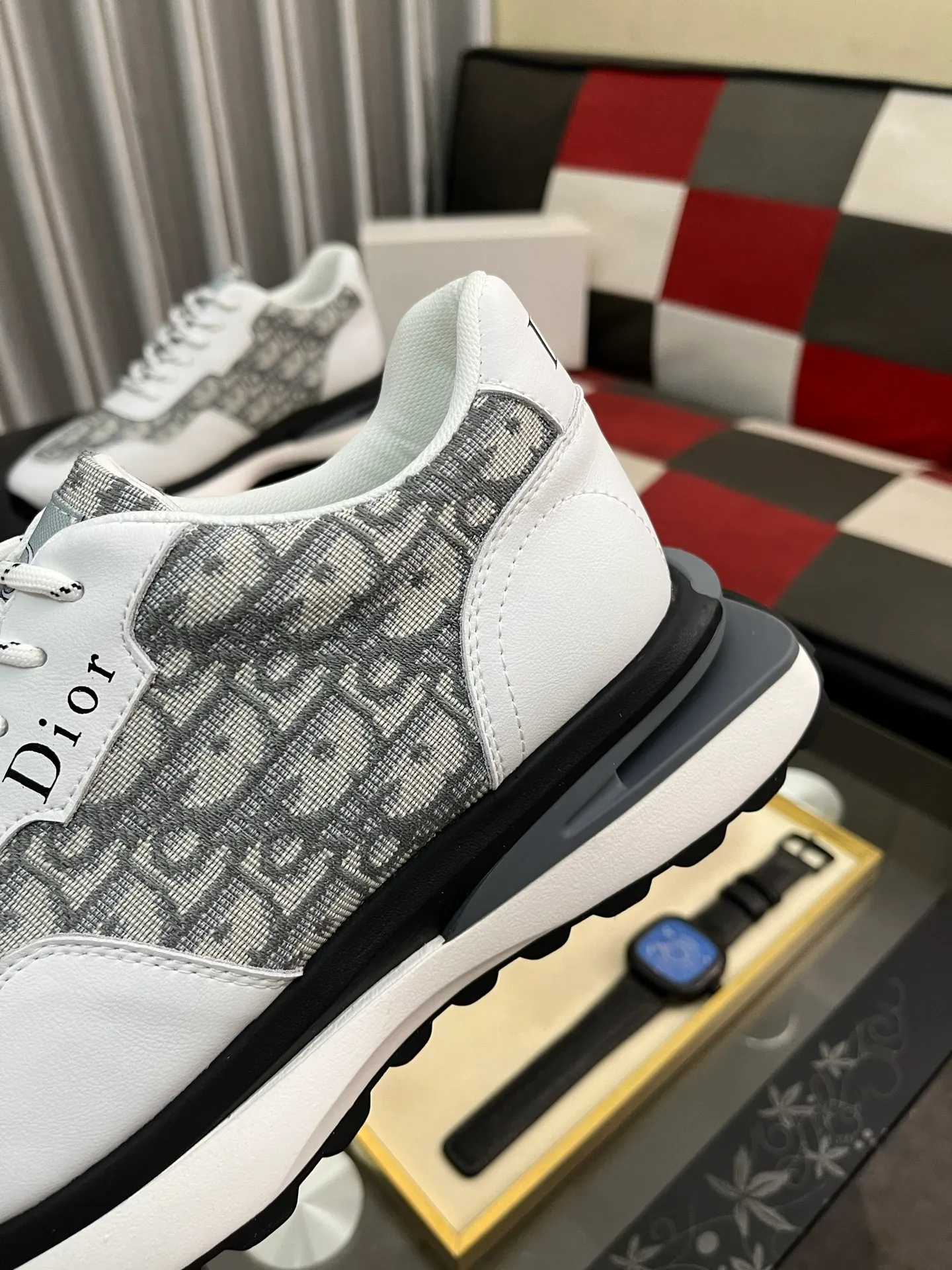 Men's Men's Shoes💰458⌚️⌚️Dior unique modern style sneakers. Counter purchasing 🏃casual leather shoes😍😍 original cowhide leather imported from Italy (refuses to discolor and grind feet) soles: original soles specially provided by the original factory, super cool😍 lace up and walk with wind👍 style design ⚠️ super comfortable and wear-resistant original soles. Just like shooting the real thing 🎬The real thing is better Code number: 38-443️⃣Colors available
